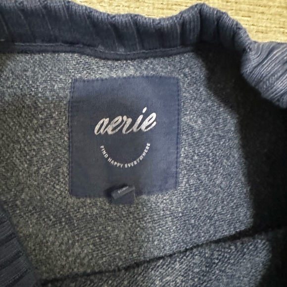 Aerie crewneck - Picture 3 of 4
